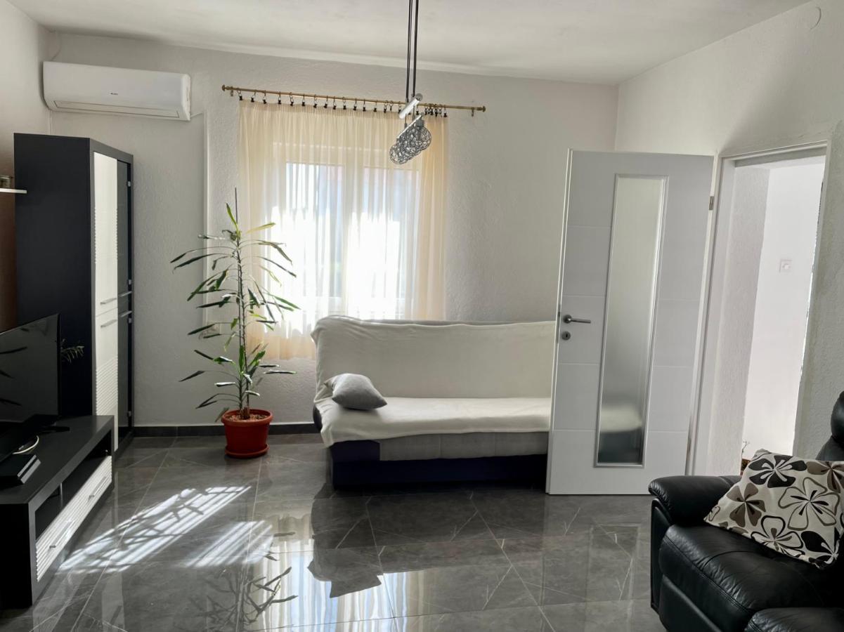 Apartment Oblak Vrsi Exterior foto